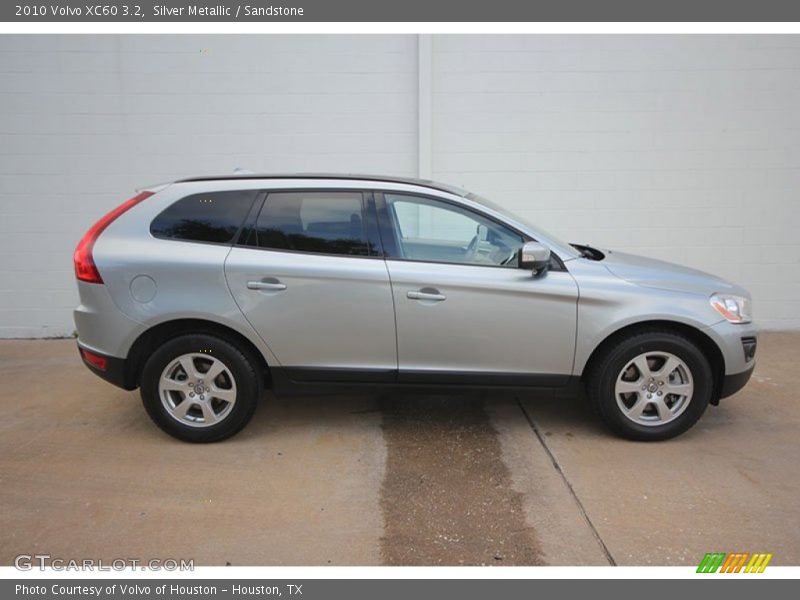 Silver Metallic / Sandstone 2010 Volvo XC60 3.2