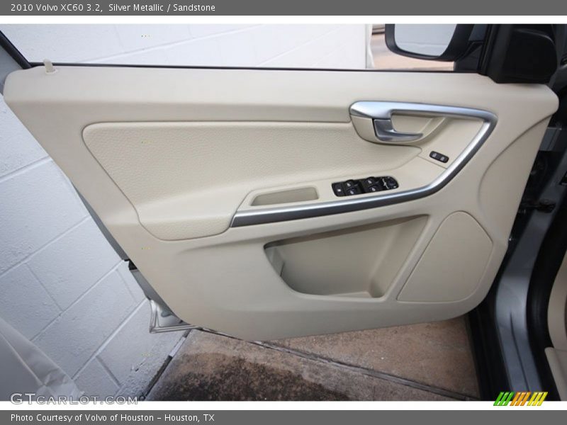 Silver Metallic / Sandstone 2010 Volvo XC60 3.2