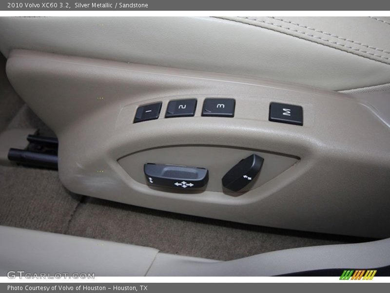 Silver Metallic / Sandstone 2010 Volvo XC60 3.2
