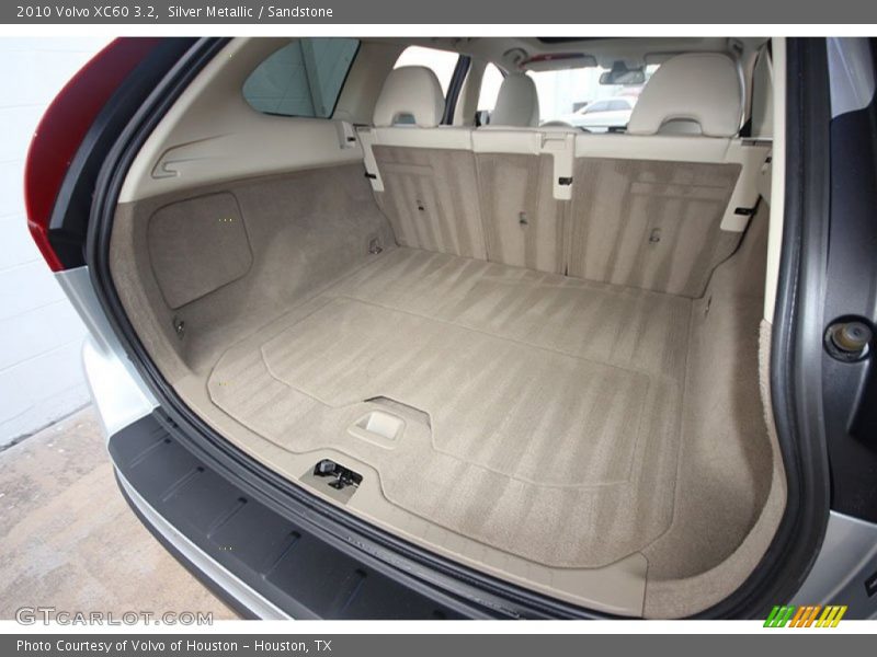 Silver Metallic / Sandstone 2010 Volvo XC60 3.2