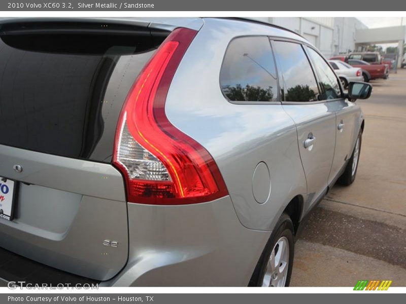 Silver Metallic / Sandstone 2010 Volvo XC60 3.2