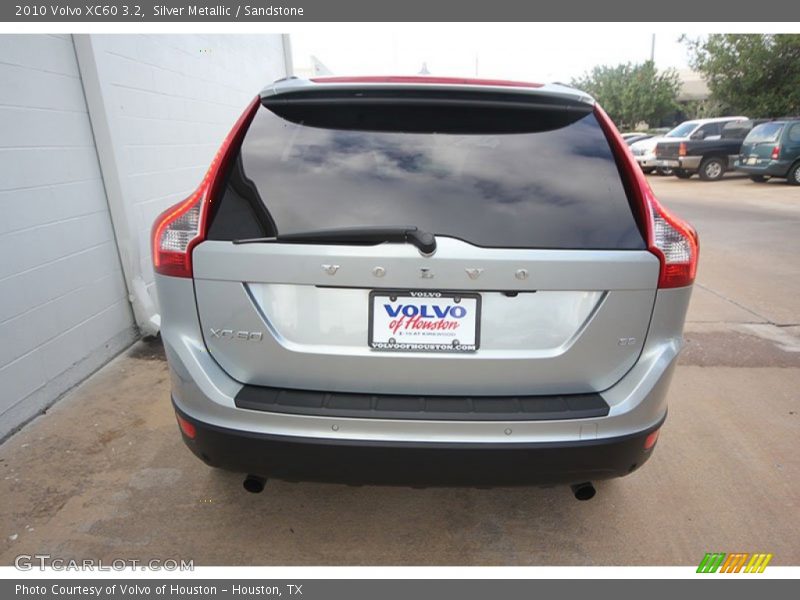 Silver Metallic / Sandstone 2010 Volvo XC60 3.2