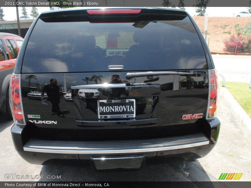 Onyx Black / Ebony 2011 GMC Yukon Denali AWD
