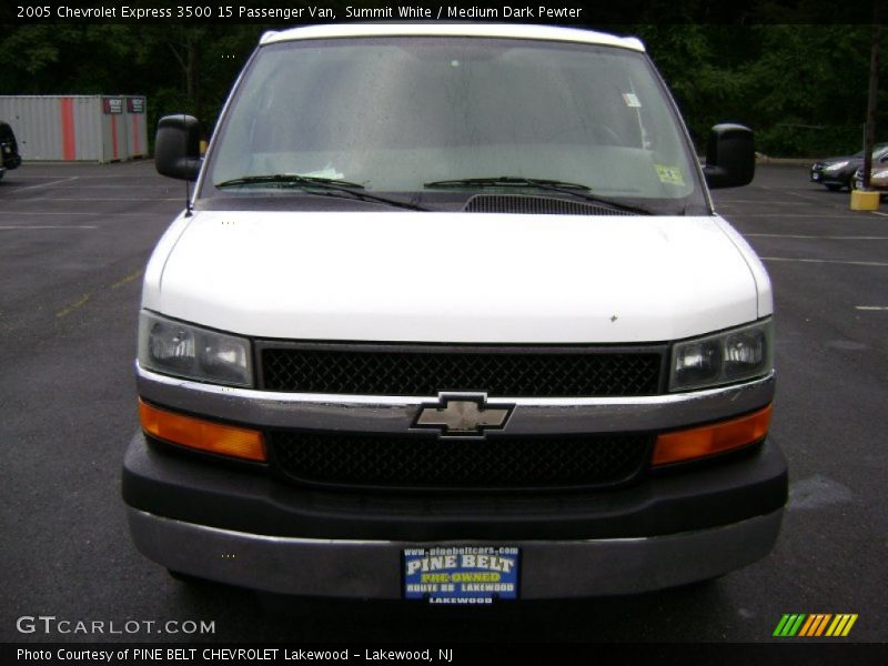 Summit White / Medium Dark Pewter 2005 Chevrolet Express 3500 15 Passenger Van