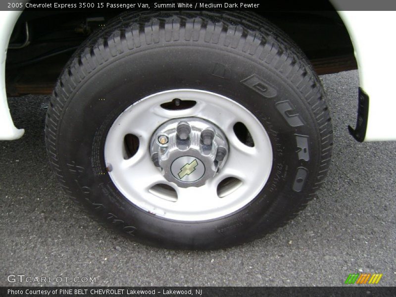 Summit White / Medium Dark Pewter 2005 Chevrolet Express 3500 15 Passenger Van