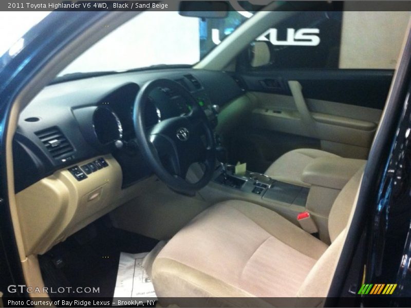 Black / Sand Beige 2011 Toyota Highlander V6 4WD