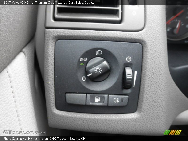 Titanium Grey Metallic / Dark Beige/Quartz 2007 Volvo V50 2.4i