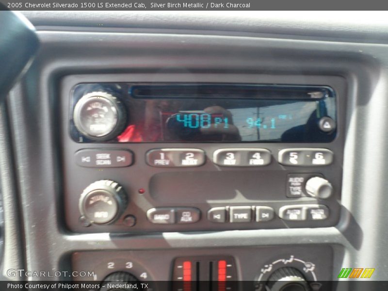 Audio System of 2005 Silverado 1500 LS Extended Cab