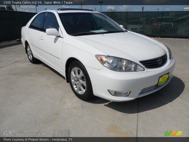 Super White / Taupe 2005 Toyota Camry XLE V6
