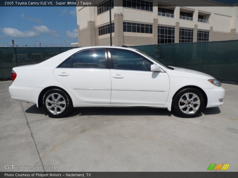 Super White / Taupe 2005 Toyota Camry XLE V6
