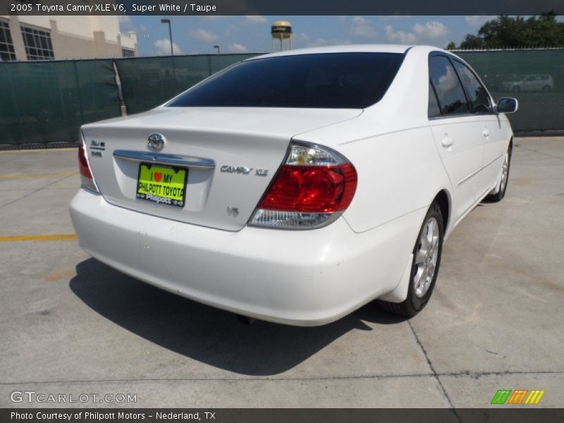 Super White / Taupe 2005 Toyota Camry XLE V6