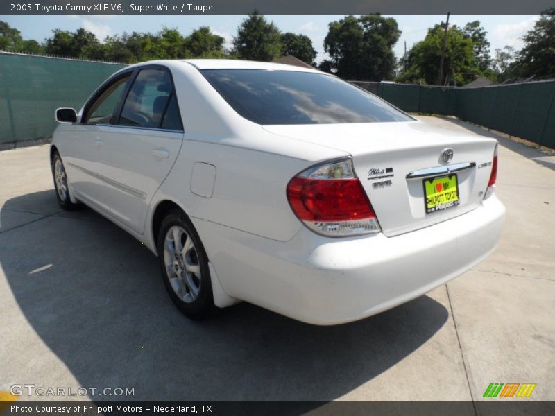 Super White / Taupe 2005 Toyota Camry XLE V6