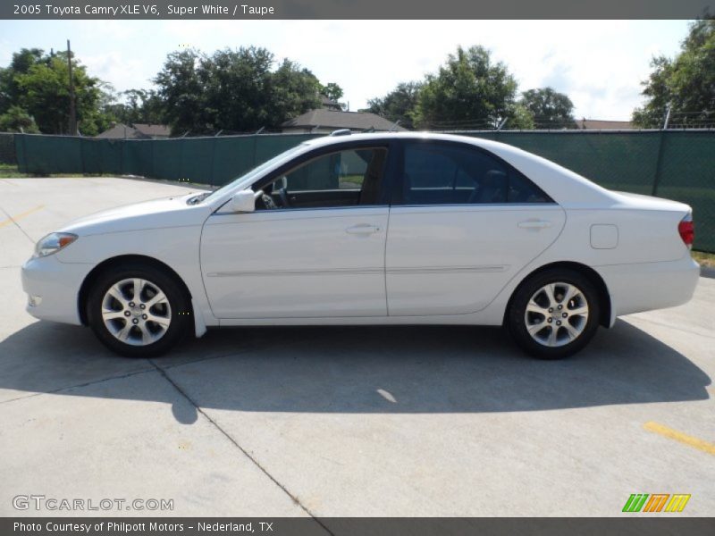 Super White / Taupe 2005 Toyota Camry XLE V6