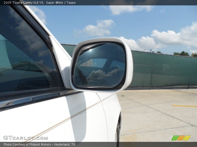 Super White / Taupe 2005 Toyota Camry XLE V6