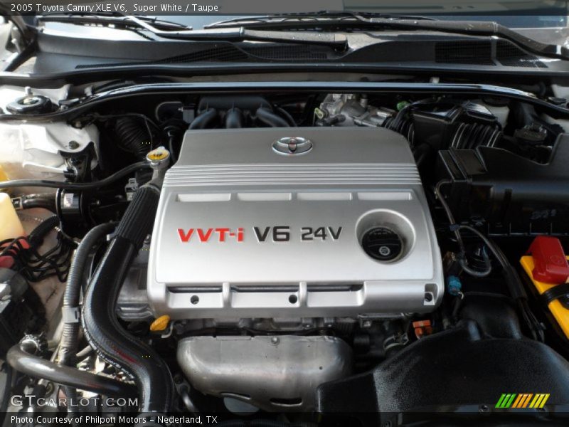 Super White / Taupe 2005 Toyota Camry XLE V6