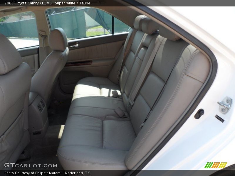 Super White / Taupe 2005 Toyota Camry XLE V6