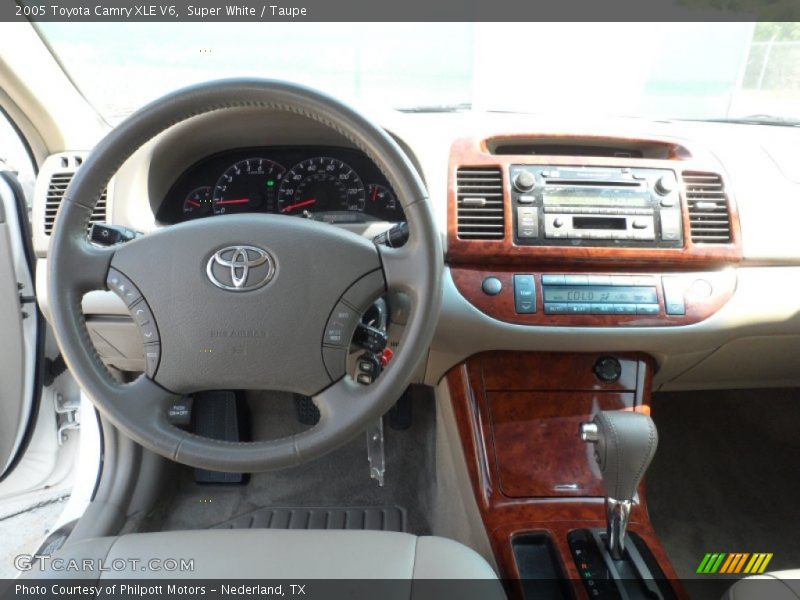 Super White / Taupe 2005 Toyota Camry XLE V6