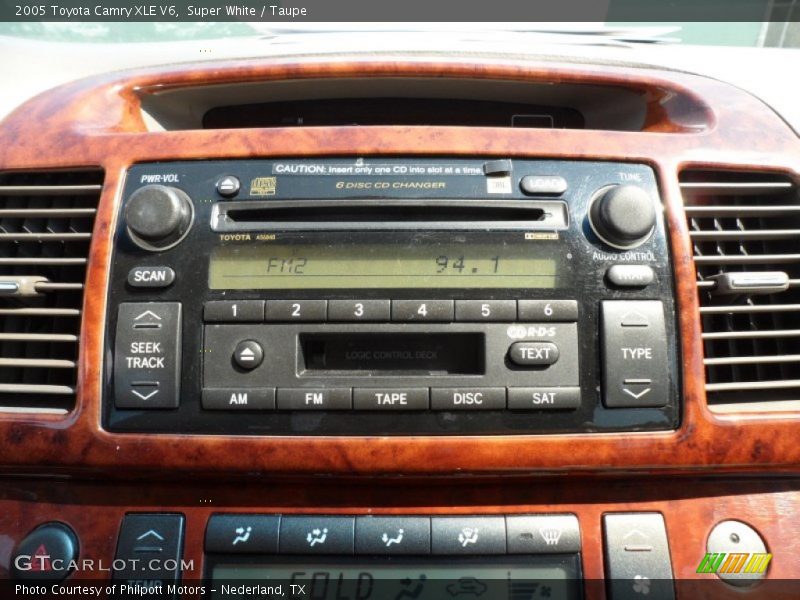 Super White / Taupe 2005 Toyota Camry XLE V6