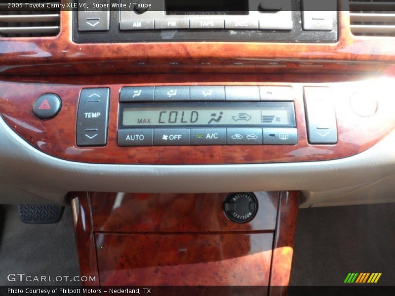 Super White / Taupe 2005 Toyota Camry XLE V6