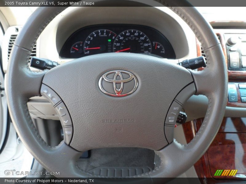 Super White / Taupe 2005 Toyota Camry XLE V6