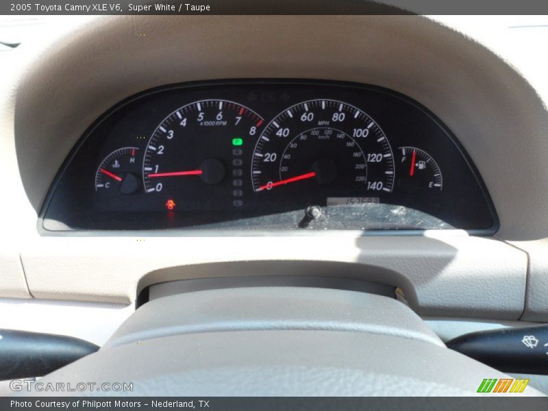 Super White / Taupe 2005 Toyota Camry XLE V6
