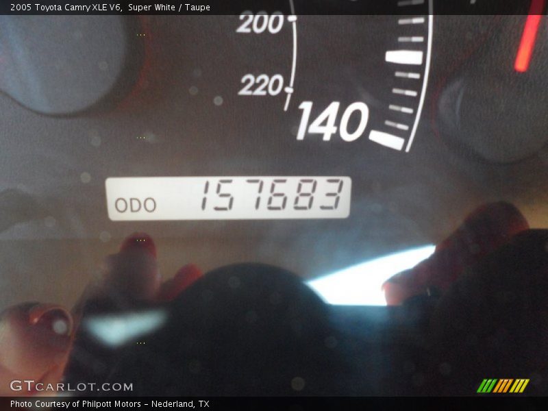 Super White / Taupe 2005 Toyota Camry XLE V6