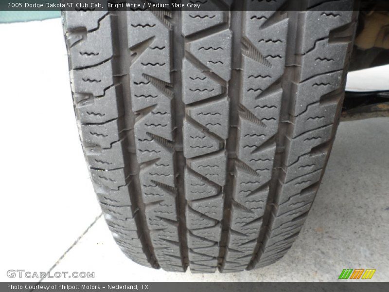 Bright White / Medium Slate Gray 2005 Dodge Dakota ST Club Cab