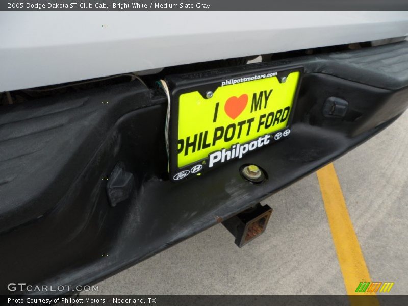 Bright White / Medium Slate Gray 2005 Dodge Dakota ST Club Cab