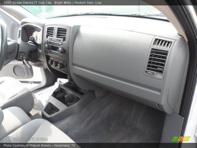 Bright White / Medium Slate Gray 2005 Dodge Dakota ST Club Cab