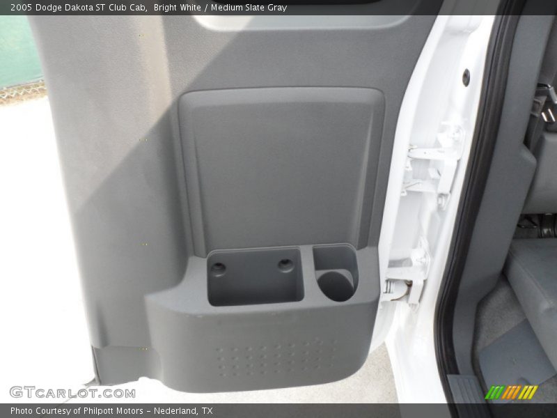 Bright White / Medium Slate Gray 2005 Dodge Dakota ST Club Cab