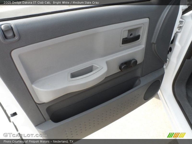 Bright White / Medium Slate Gray 2005 Dodge Dakota ST Club Cab