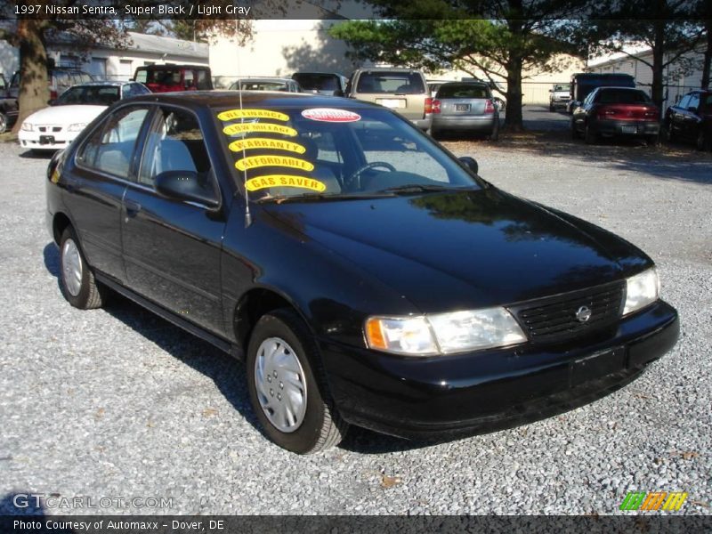 Super Black / Light Gray 1997 Nissan Sentra
