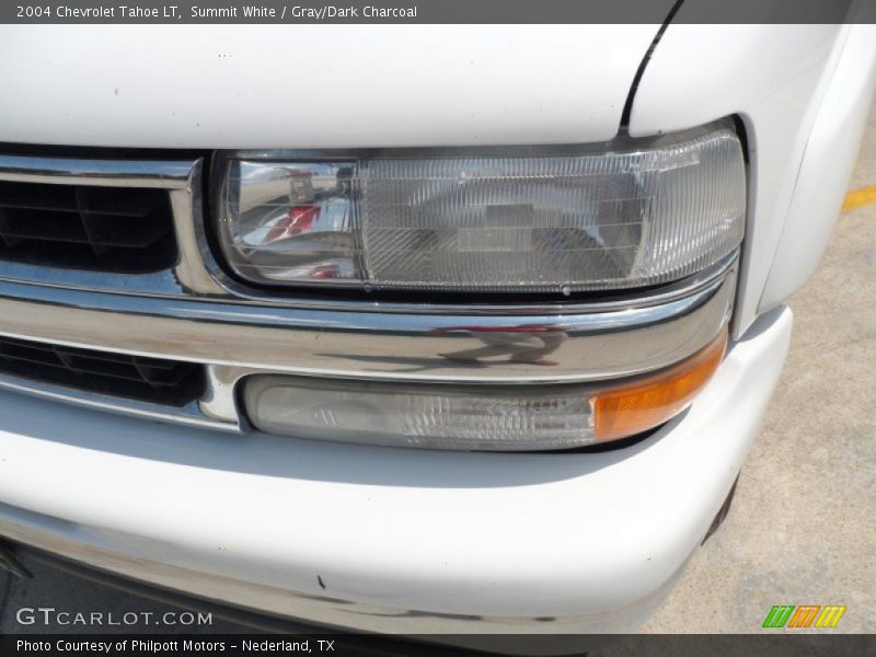 Summit White / Gray/Dark Charcoal 2004 Chevrolet Tahoe LT