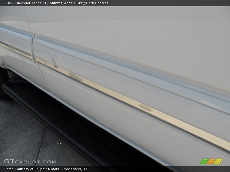 Summit White / Gray/Dark Charcoal 2004 Chevrolet Tahoe LT