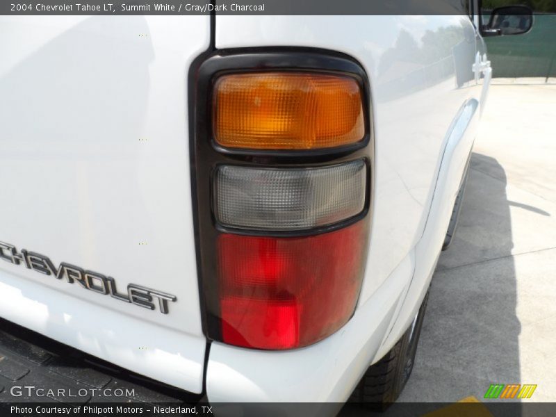 Summit White / Gray/Dark Charcoal 2004 Chevrolet Tahoe LT