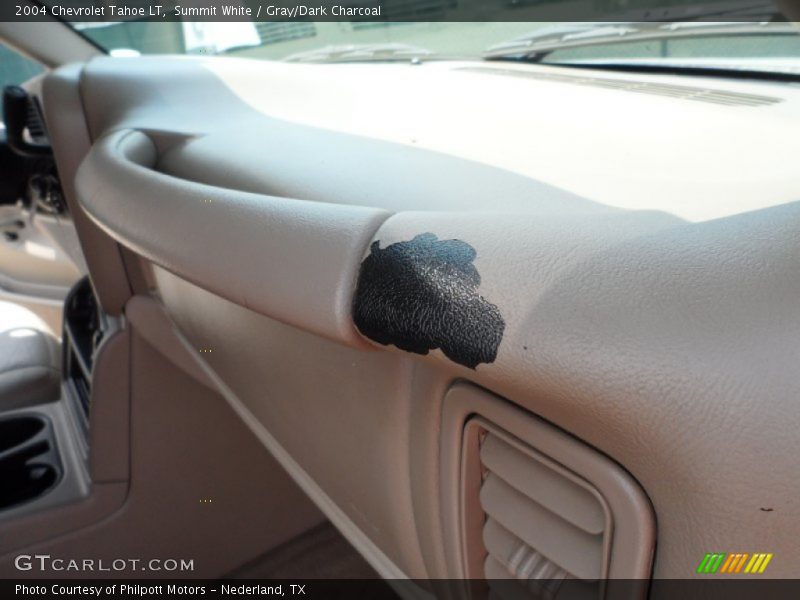 Summit White / Gray/Dark Charcoal 2004 Chevrolet Tahoe LT