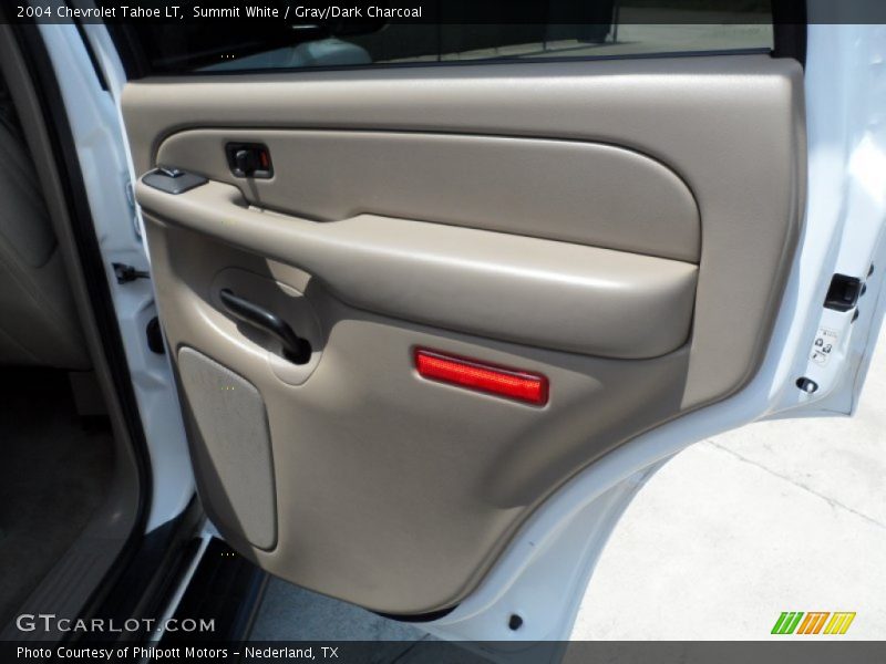 Summit White / Gray/Dark Charcoal 2004 Chevrolet Tahoe LT