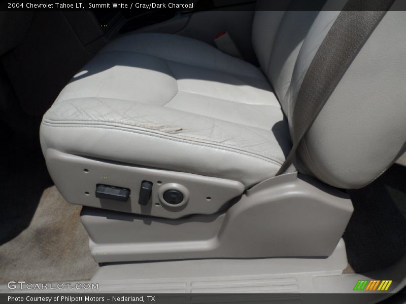 Summit White / Gray/Dark Charcoal 2004 Chevrolet Tahoe LT