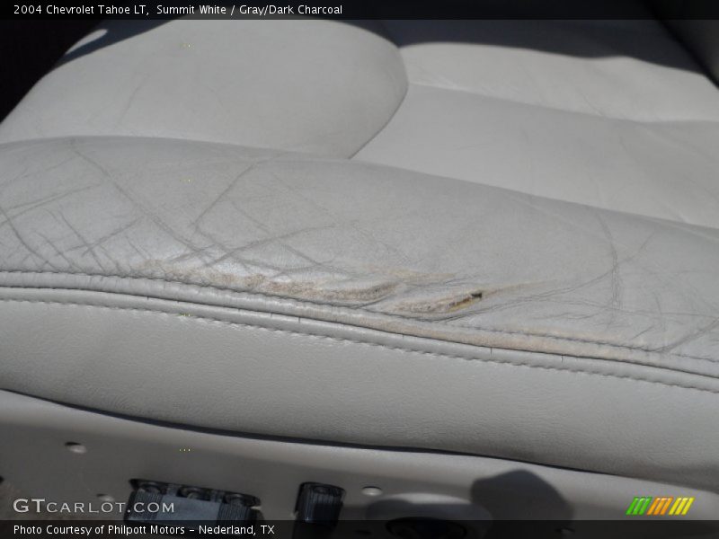 Summit White / Gray/Dark Charcoal 2004 Chevrolet Tahoe LT