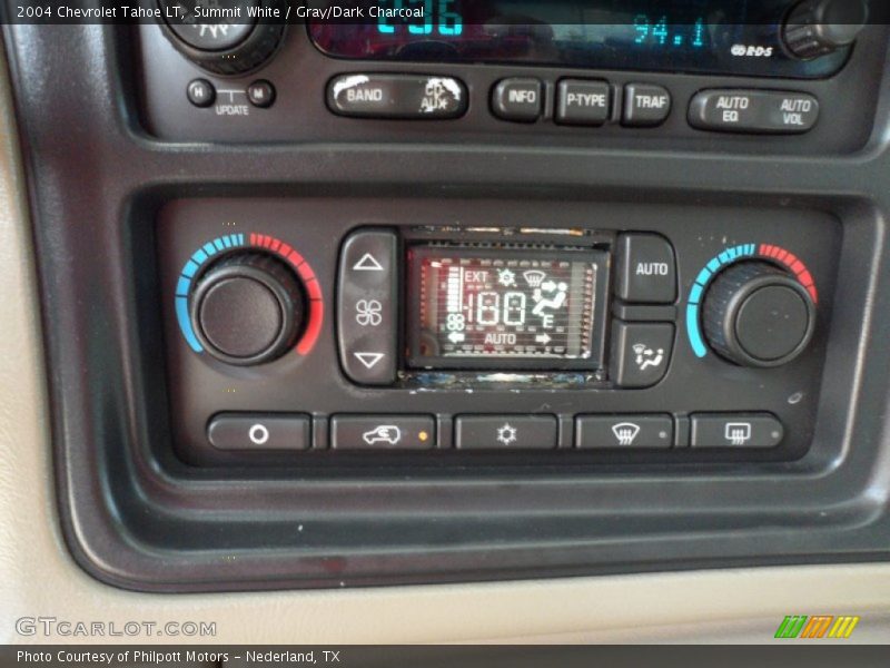 Summit White / Gray/Dark Charcoal 2004 Chevrolet Tahoe LT