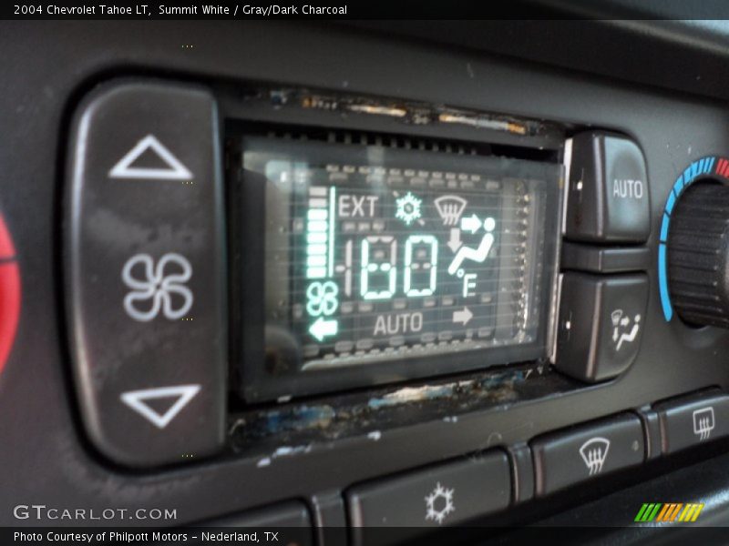 Summit White / Gray/Dark Charcoal 2004 Chevrolet Tahoe LT