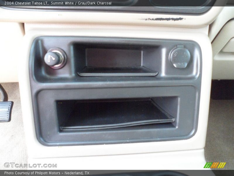 Summit White / Gray/Dark Charcoal 2004 Chevrolet Tahoe LT