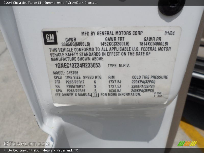 Summit White / Gray/Dark Charcoal 2004 Chevrolet Tahoe LT