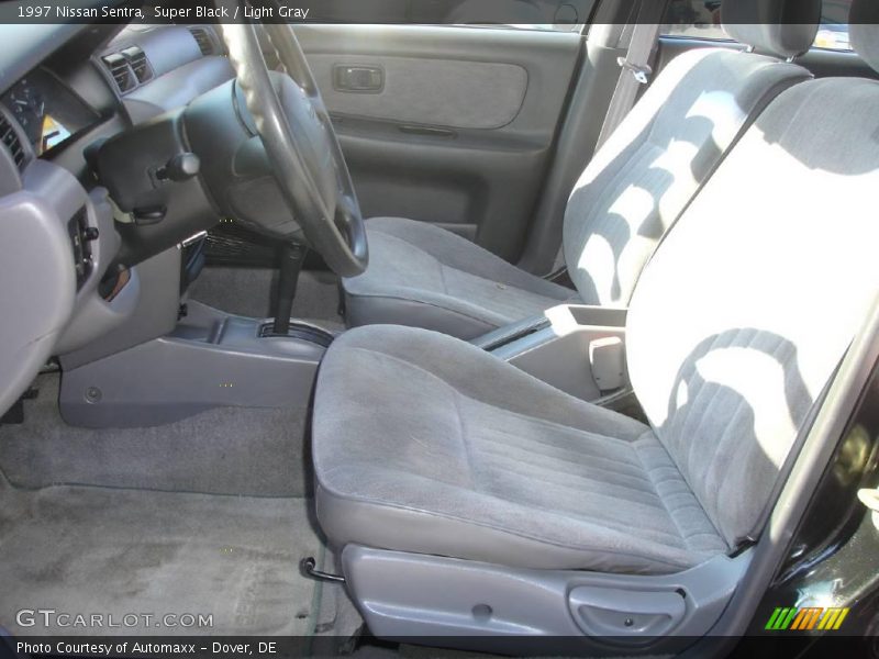 Super Black / Light Gray 1997 Nissan Sentra
