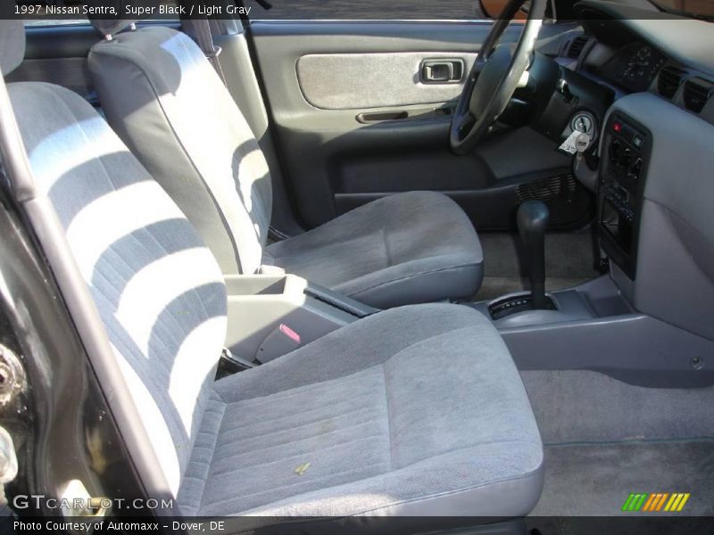 Super Black / Light Gray 1997 Nissan Sentra