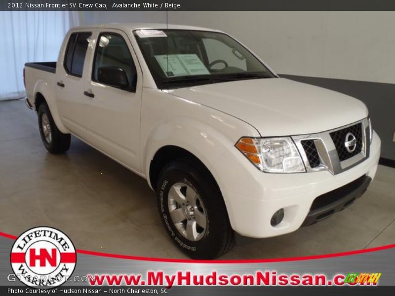 Avalanche White / Beige 2012 Nissan Frontier SV Crew Cab