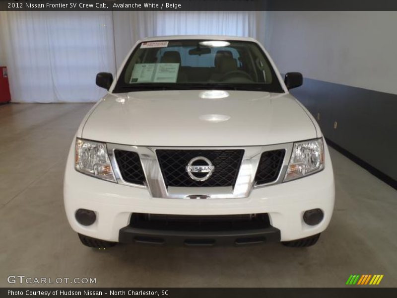 Avalanche White / Beige 2012 Nissan Frontier SV Crew Cab