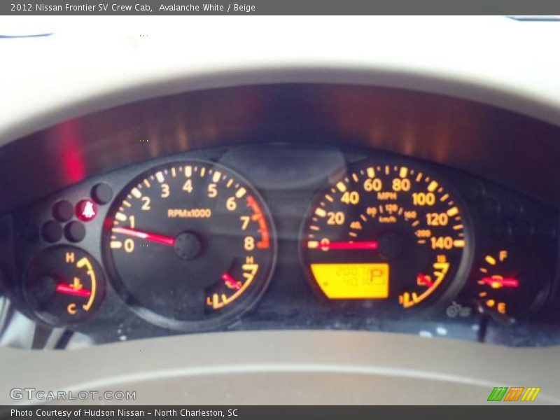 Avalanche White / Beige 2012 Nissan Frontier SV Crew Cab
