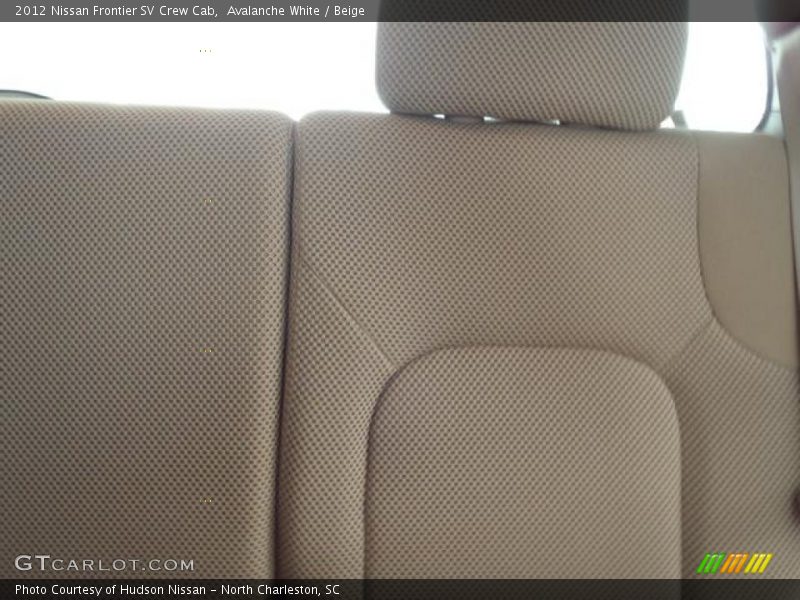 Avalanche White / Beige 2012 Nissan Frontier SV Crew Cab