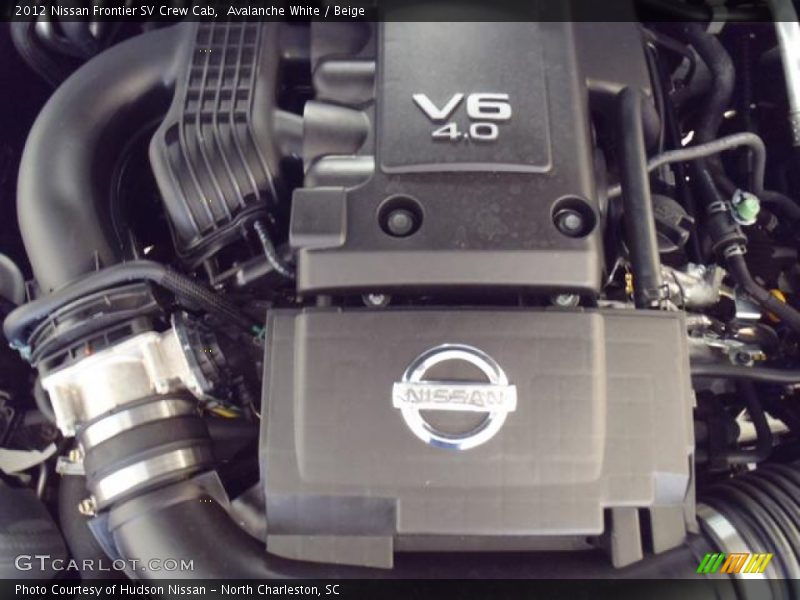Avalanche White / Beige 2012 Nissan Frontier SV Crew Cab